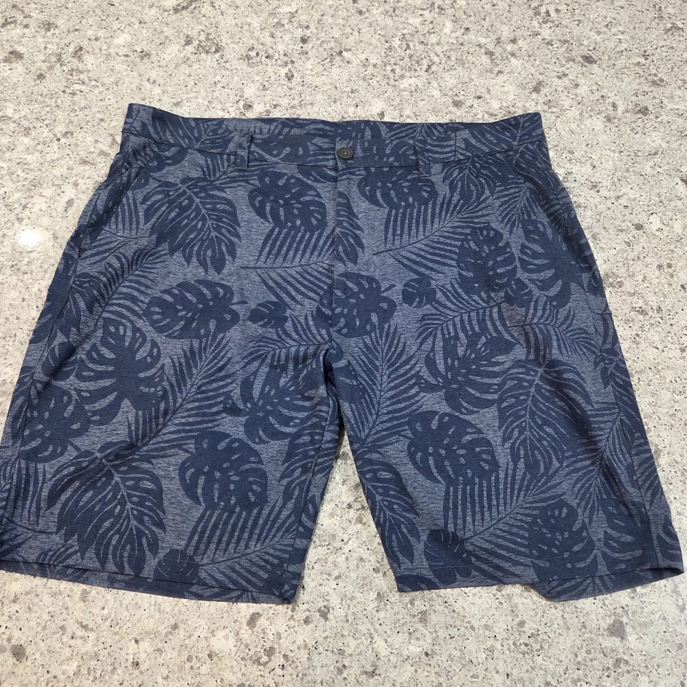 Caribbean Isle Breeze Performance Stretch Shorts Blue Tropical 38x9 Flat Front